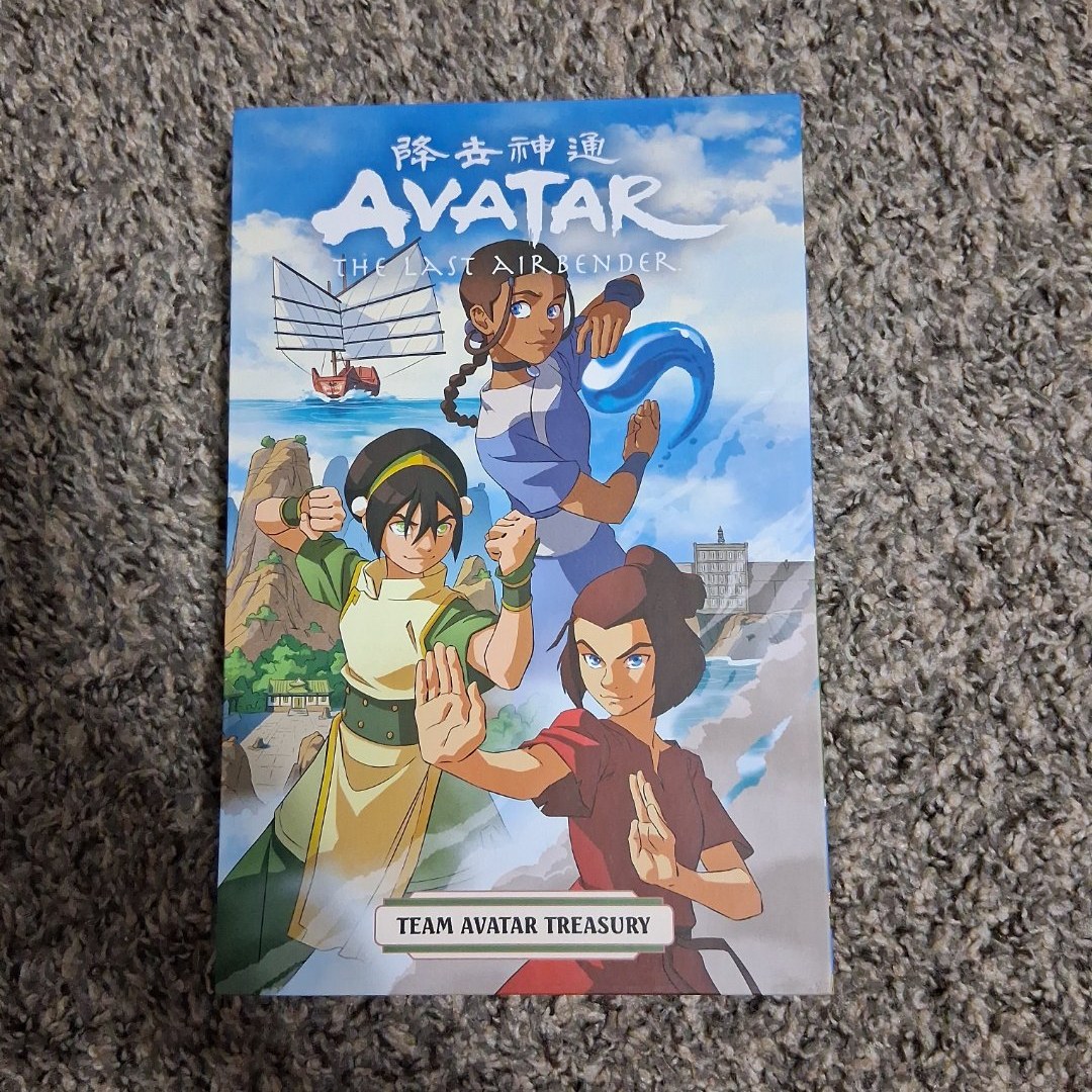 Avatar: the Last Airbender--Team Avatar Treasury Boxed Set (Graphic Novels)