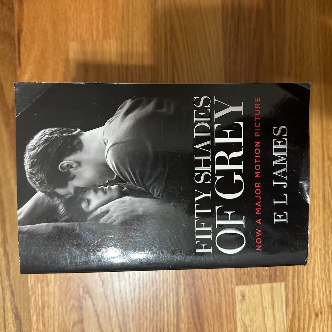 Fifty Shades of Grey (Movie Tie-In Edition)