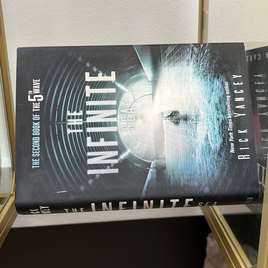 The Infinite Sea by Rick Yancey, Hardcover | PangoBooks