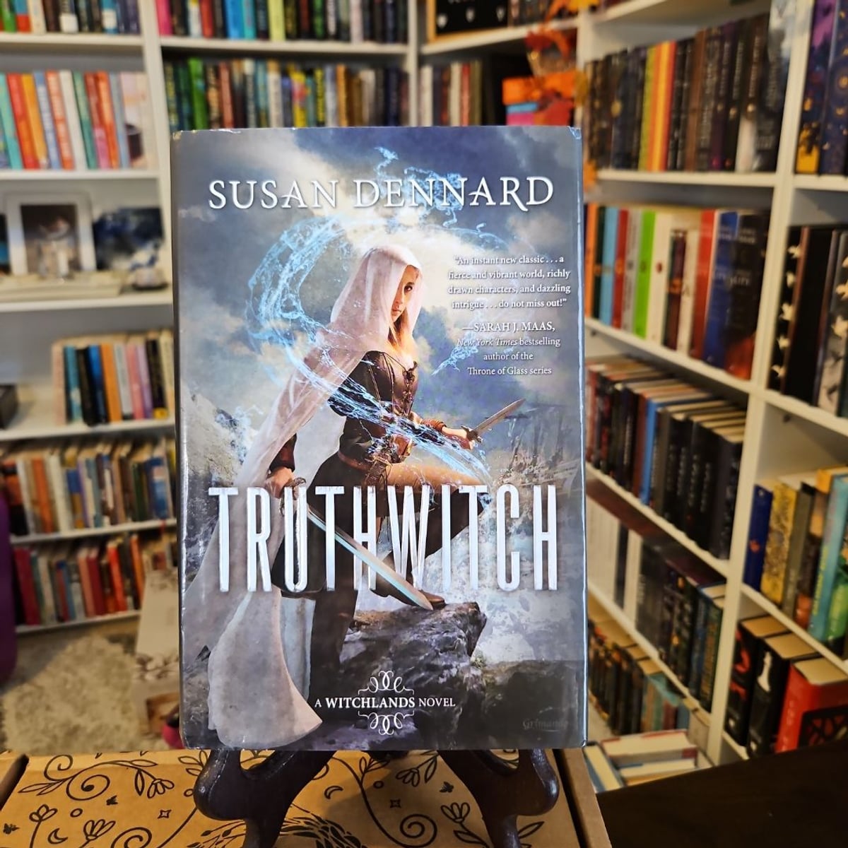 Truthwitch by Susan Dennard, Hardcover | Pangobooks