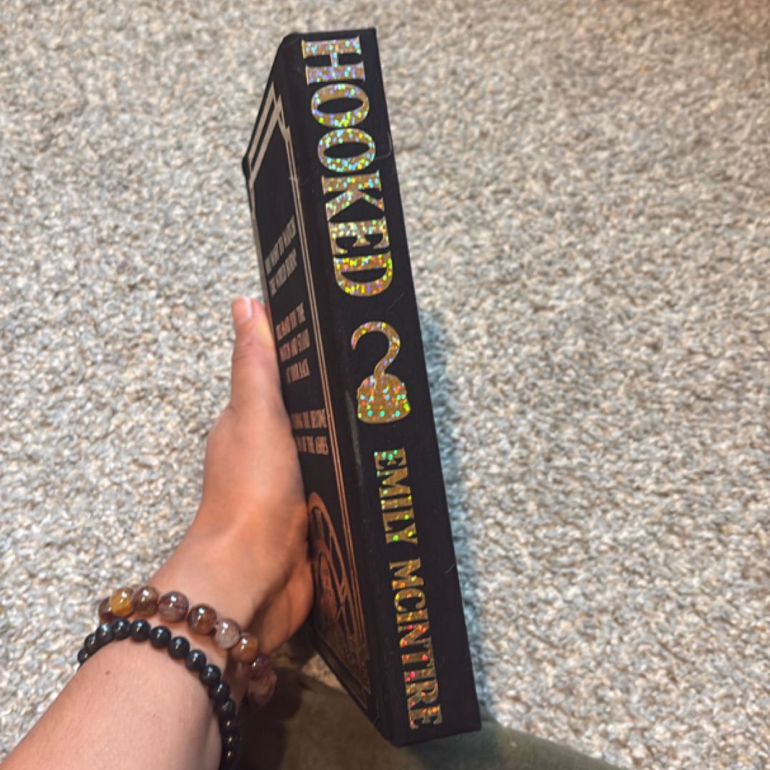 Hooked Rebind- Sprayed edges by Emily Mcintire , Hardcover | Pangobooks