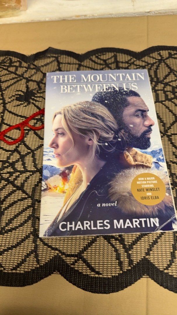 The Mountain Between Us (Movie Tie-In)