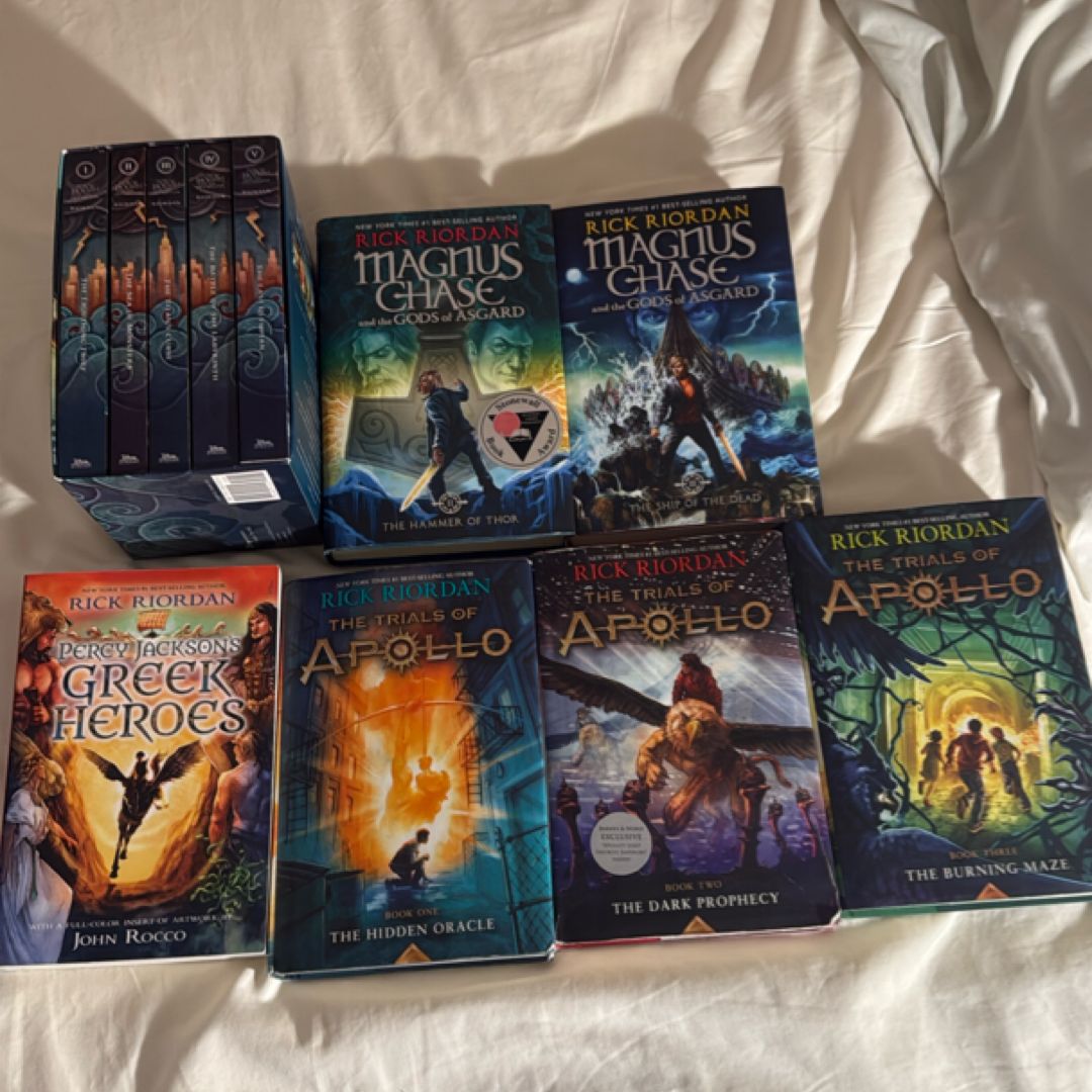 Percy Jackson and the Olympians 5 Book Paperback Boxed Set (new Covers W/poster)