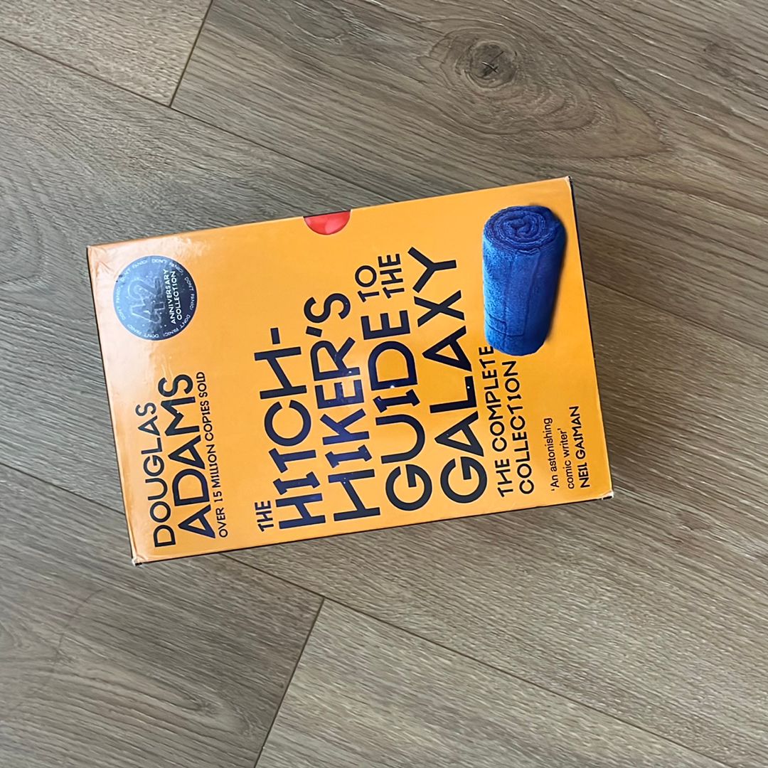 Douglas Adams Pan Boxset - the Hitchhiker's Guide to the Galaxy Book 1-5