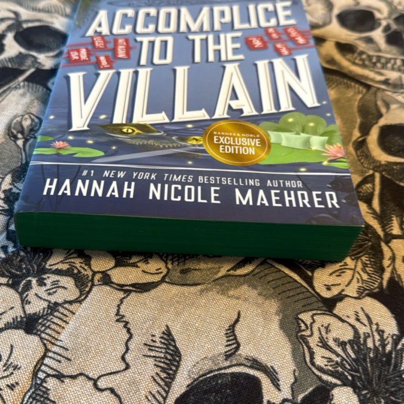 to the villain by hannah nicole maehrer, Paperback Pangobooks