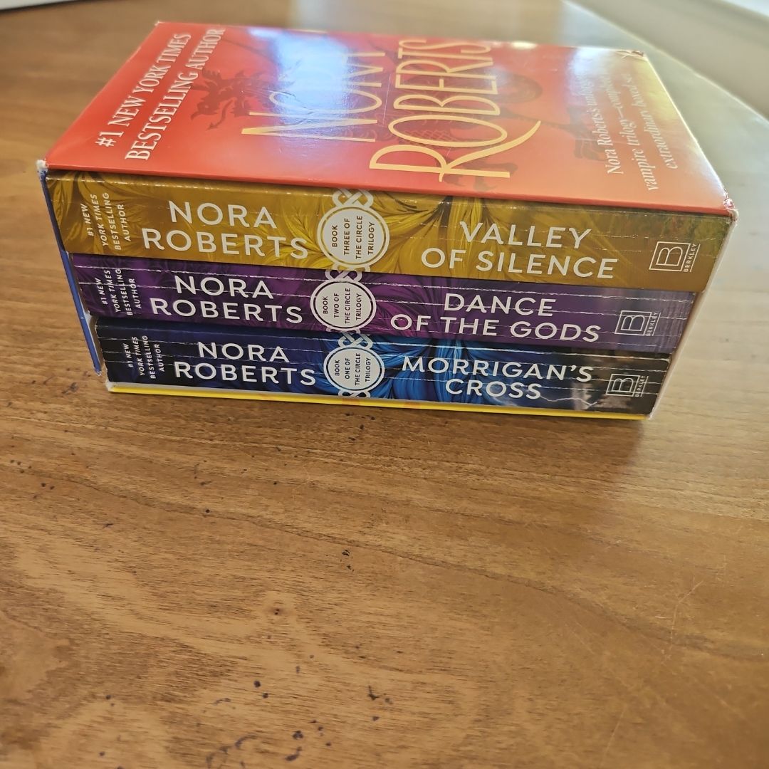 Nora Roberts Circle Trilogy Box Set