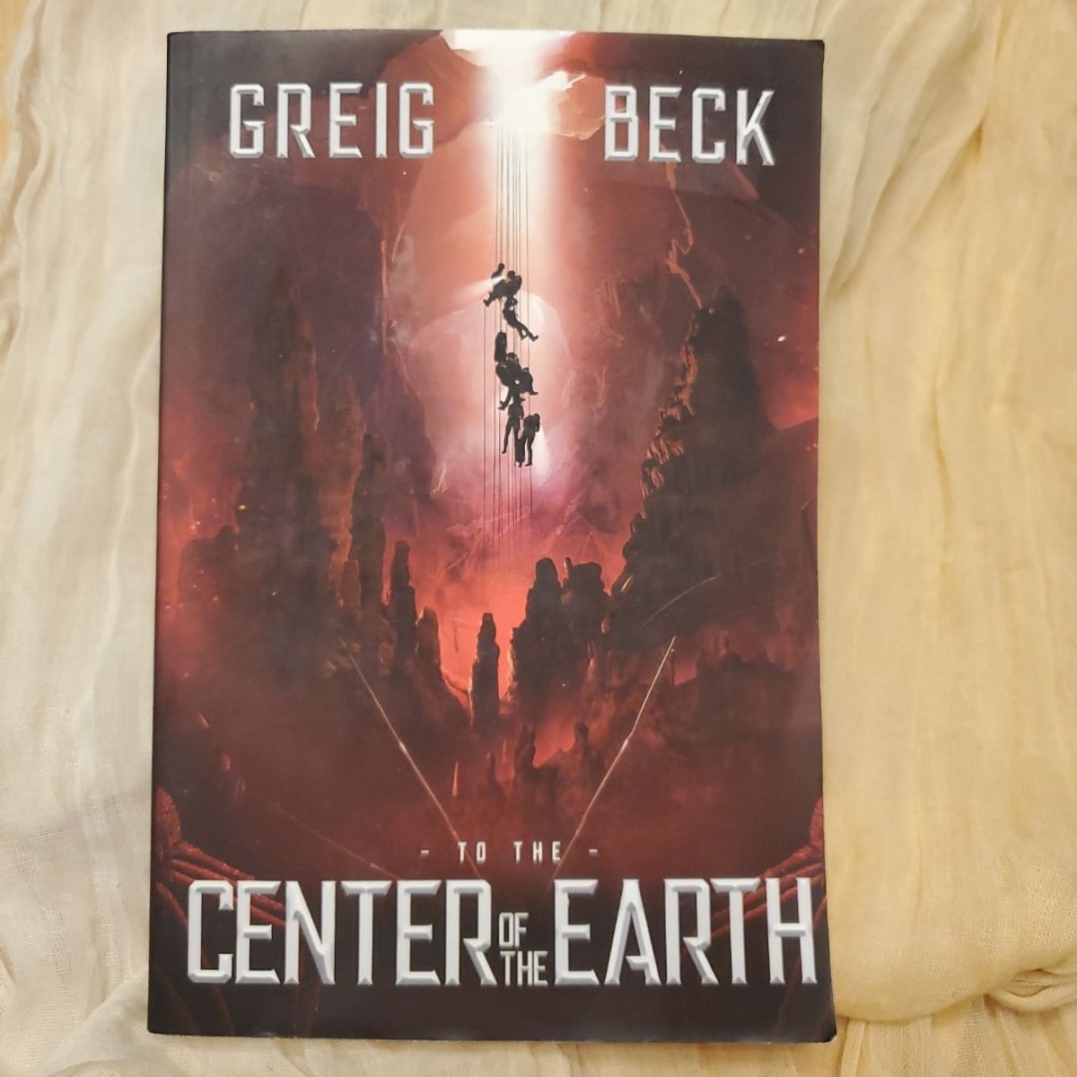 To the Center of the Earth by Greig Beck, Paperback | Pangobooks