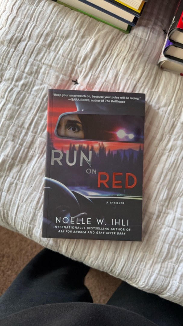 Run on Red: Deluxe Stenciled Edges