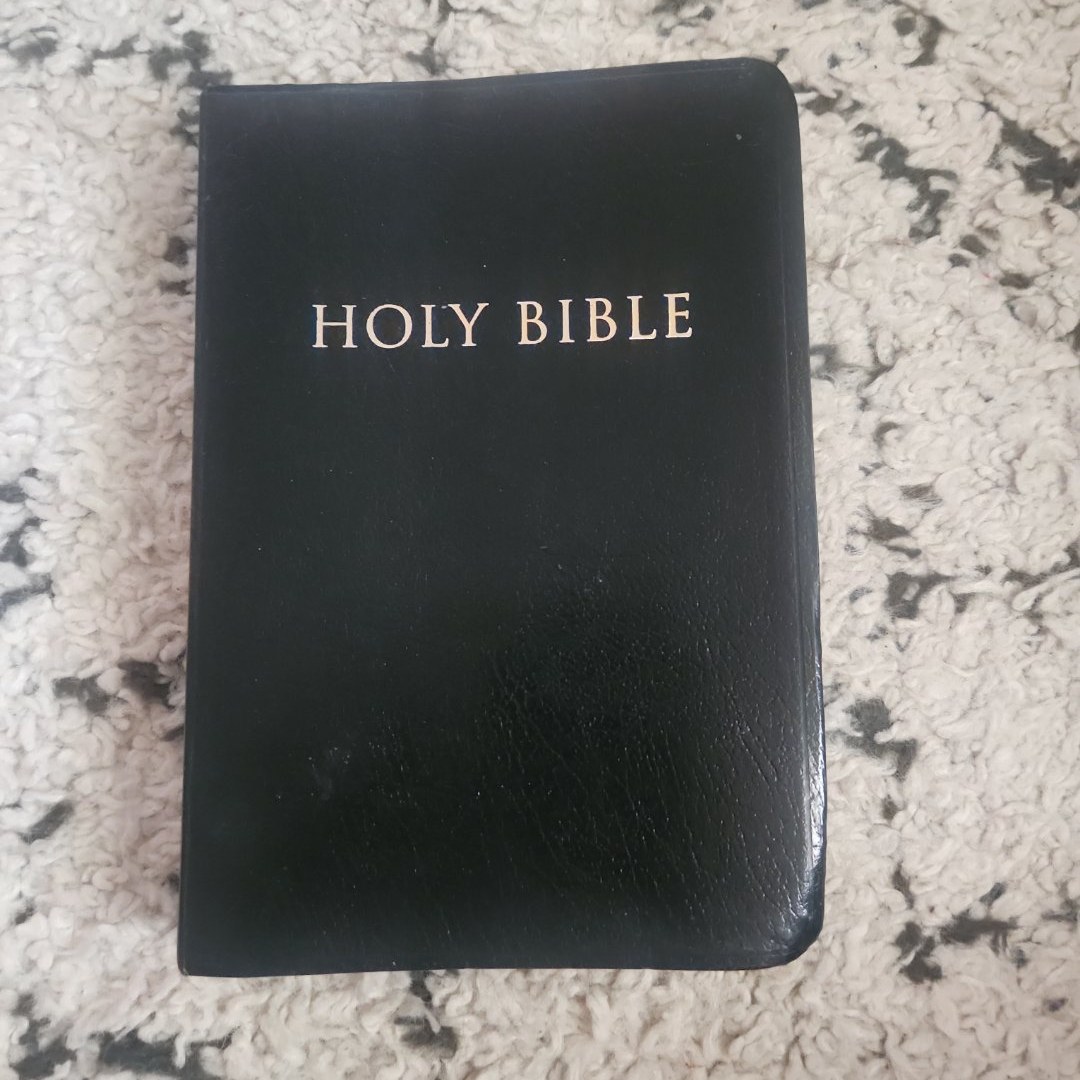 Holy Bible Easy-to-read Version