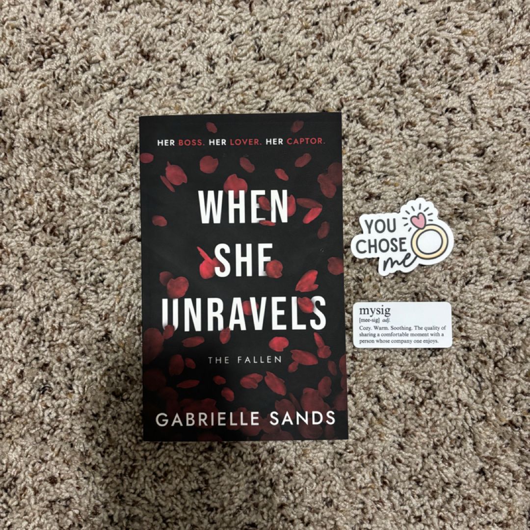 RARE OOP B&N Exclusive Edition of When She Unravels
