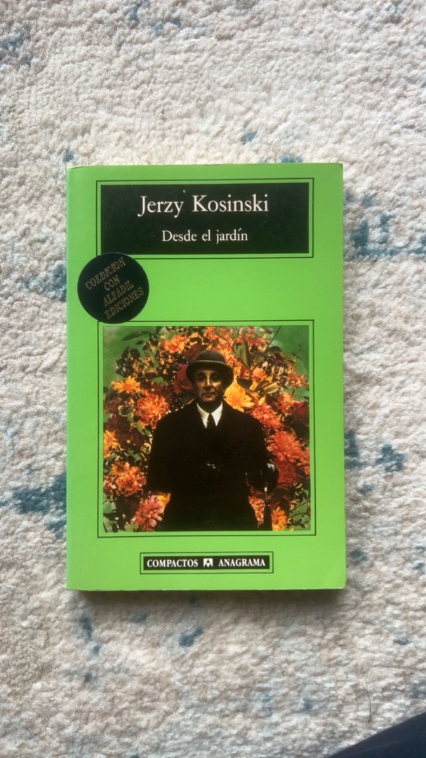 Desde el jardín (español)