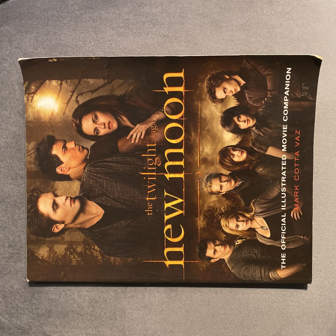 New Moon: the Official Illustrated Movie Companion