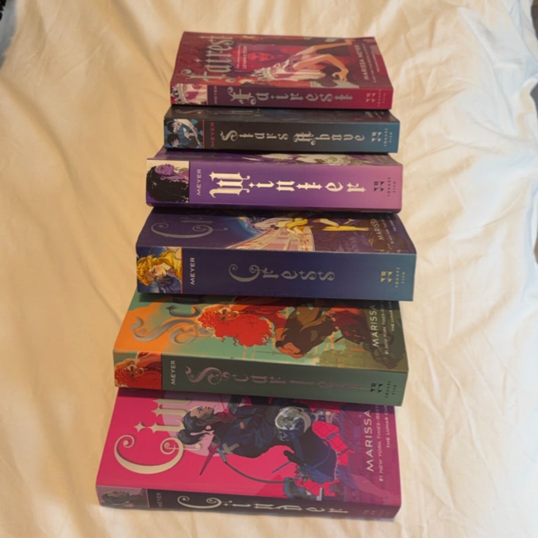 The Lunar Chronicles Boxed Set: Cinder, Scarlet, Cress, Fairest, Stars above, Winter