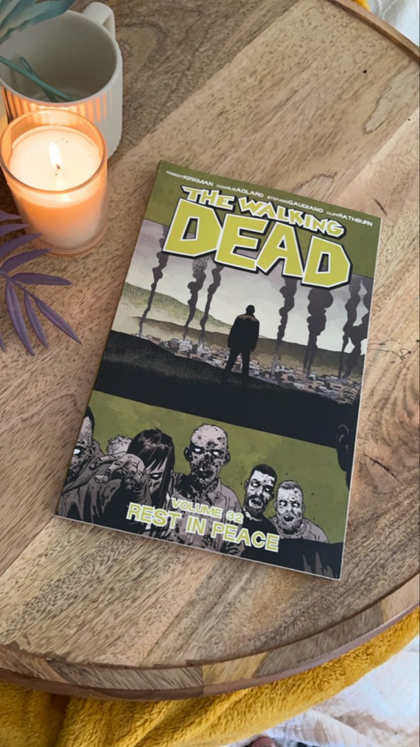 The Walking Dead Volume 32