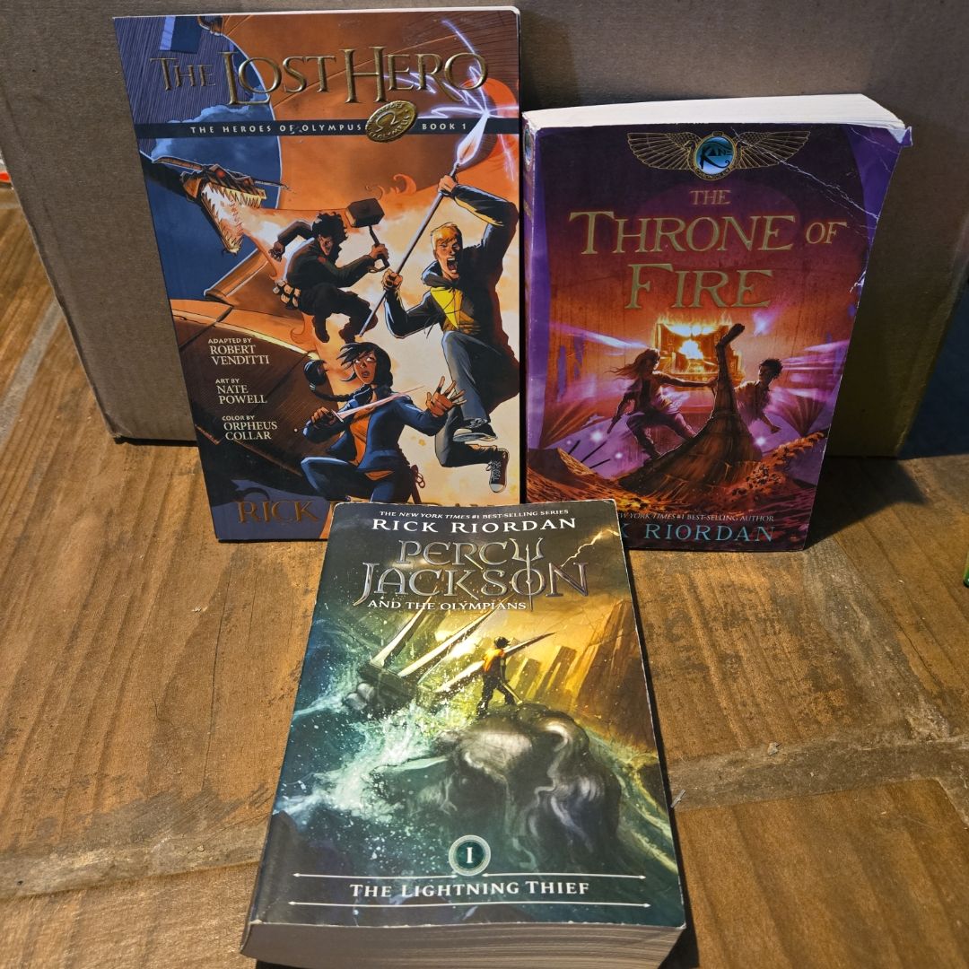 Rick Riordan bundle: Heroes of Olympus, Book One the Lost Hero: the Graphic Novel (Heroes of Olympus, Book One)