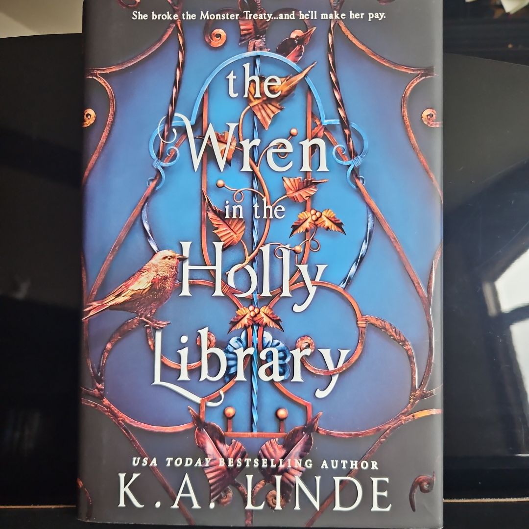 The Wren in the Holly Library (Deluxe Limited Edition)