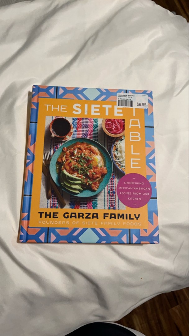 The Siete Table