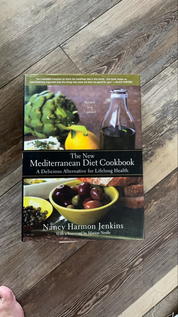 The New Mediterranean Diet Cookbook