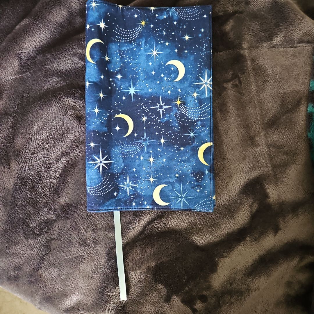 Adjustable Book Cover