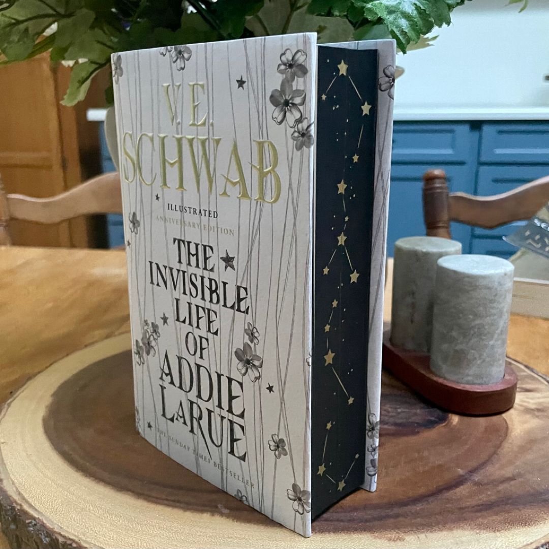 The Invisible Life of Addie Larue - Illustrated Anniversary Edition w/ Constellation Edge Stenciling