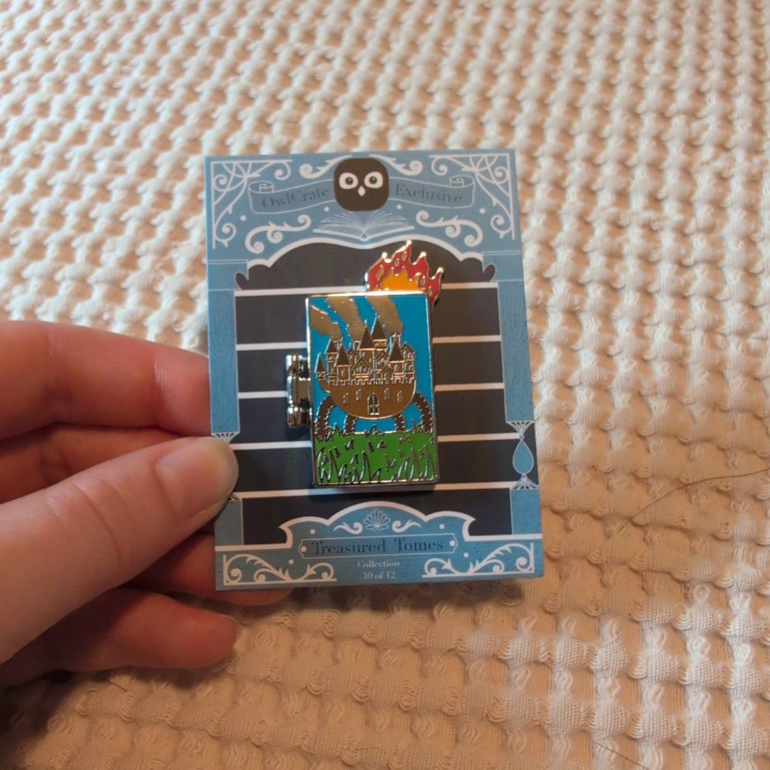 Howl's Moving Castle Owlcrate Exclusive Treasured Tomes pin 