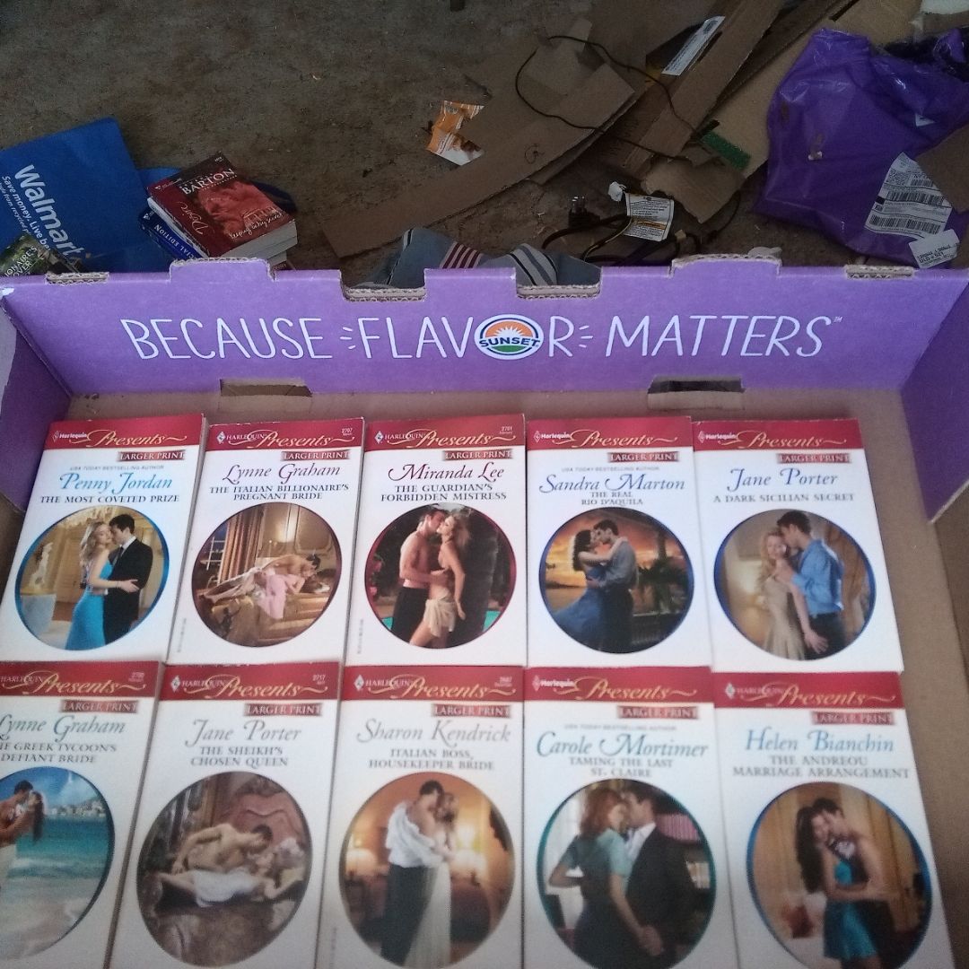 Lot of 12 larger print harlequin romances 