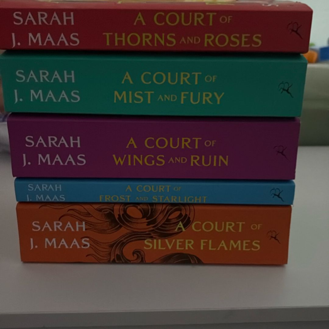 A Court of Thorns and Roses Paperback Box Set (5 Books)