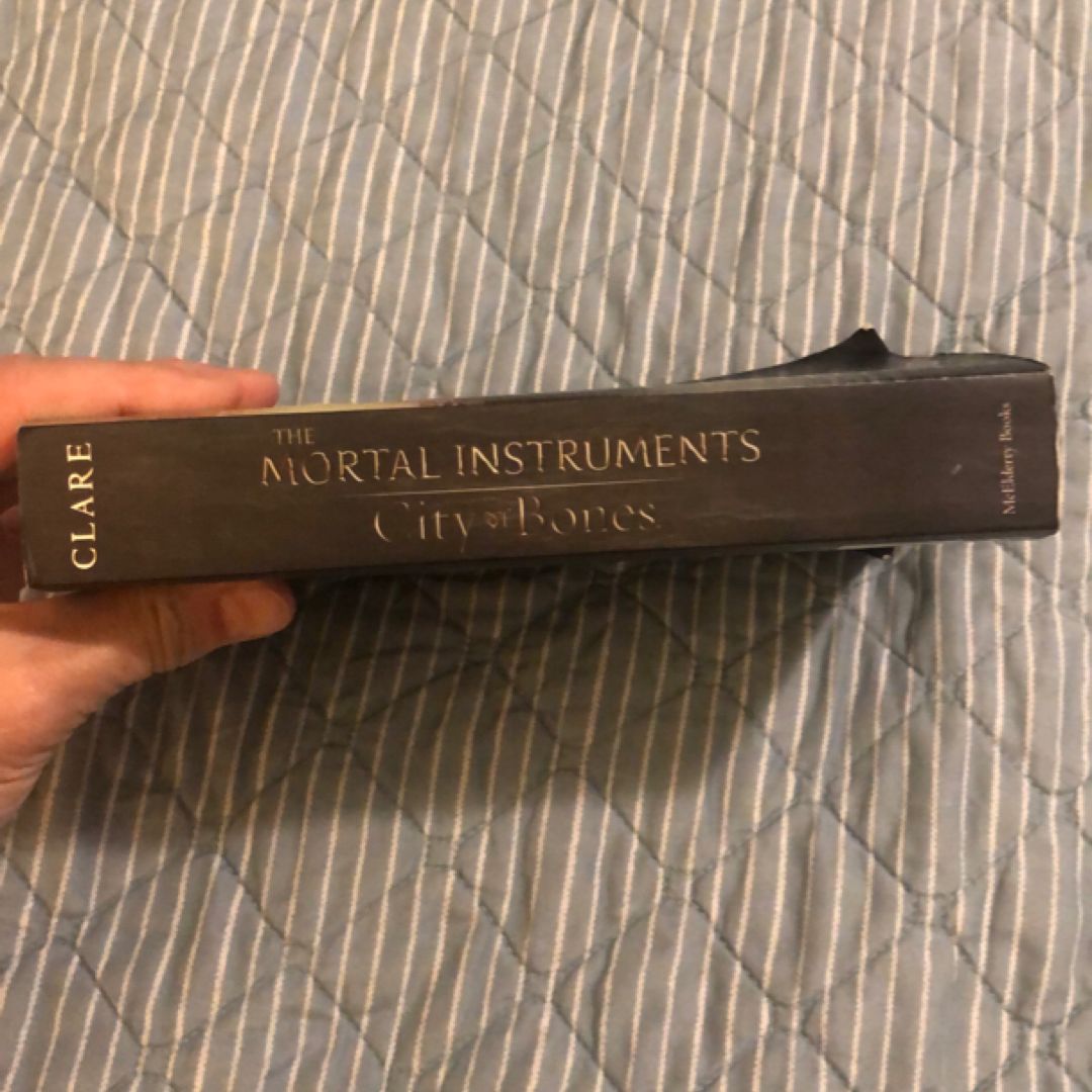 The Mortal Instruments City of Bones by Cassandra Clare, Paperback ...