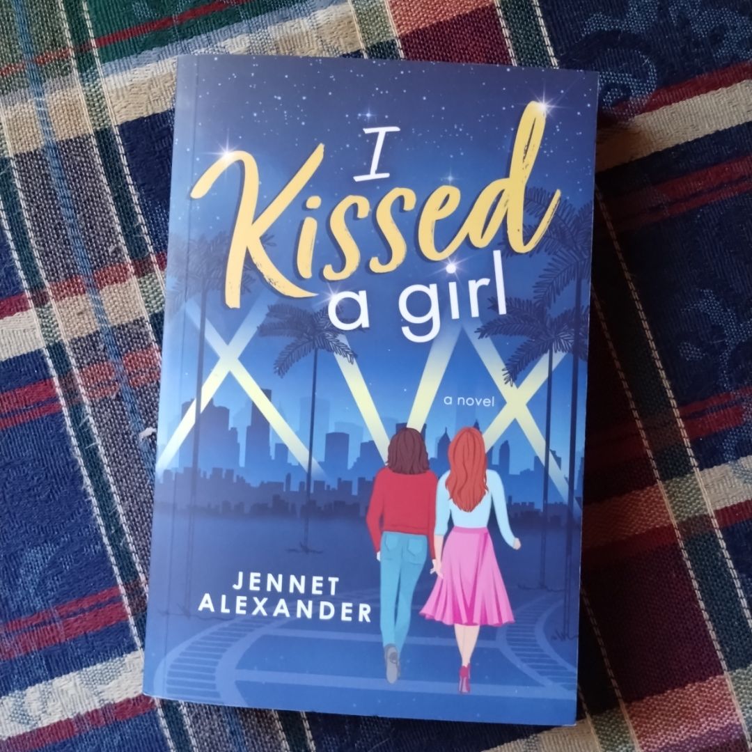 I Kissed a Girl 🟣