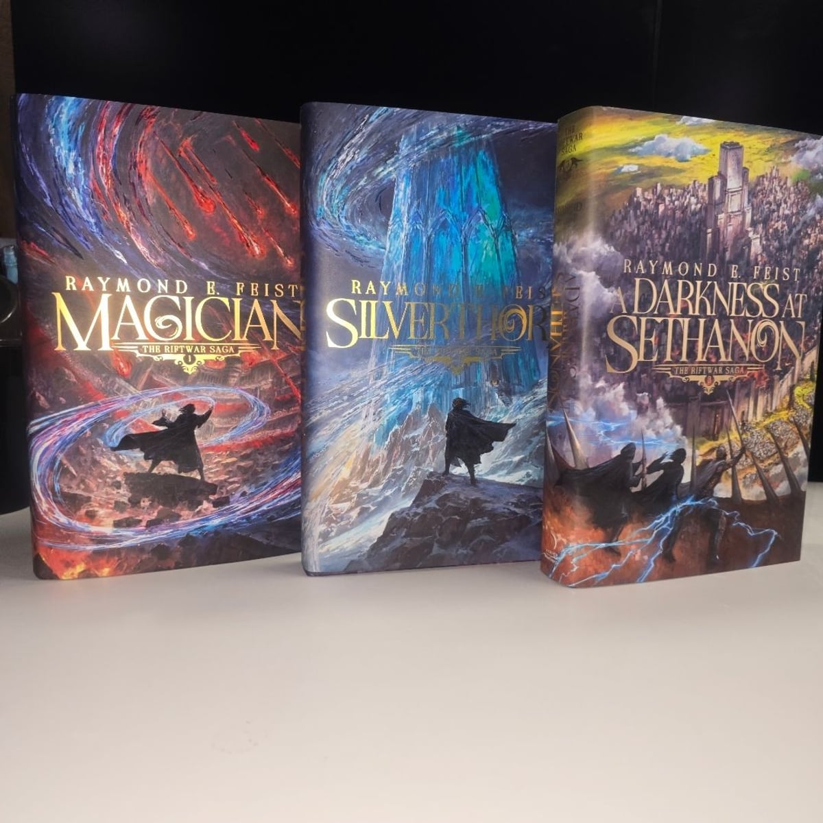 Magician, Silverthorn, Darkness at Sethanon (Riftwar Saga Broken ...