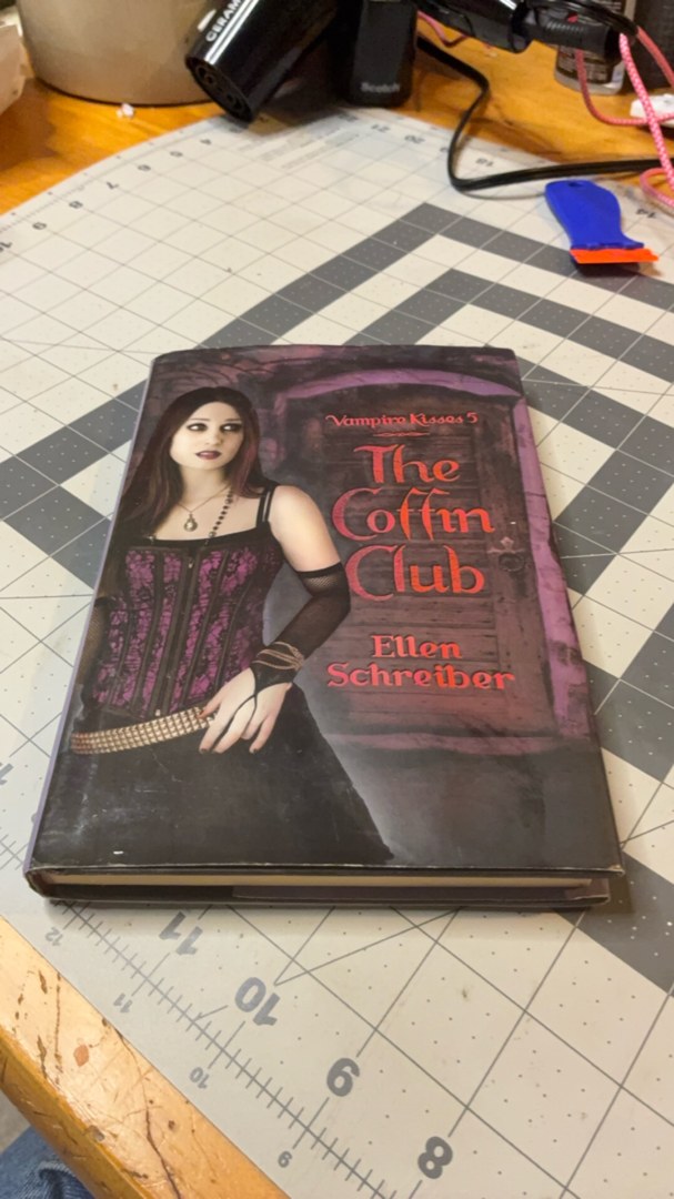 Vampire Kisses 5: the Coffin Club