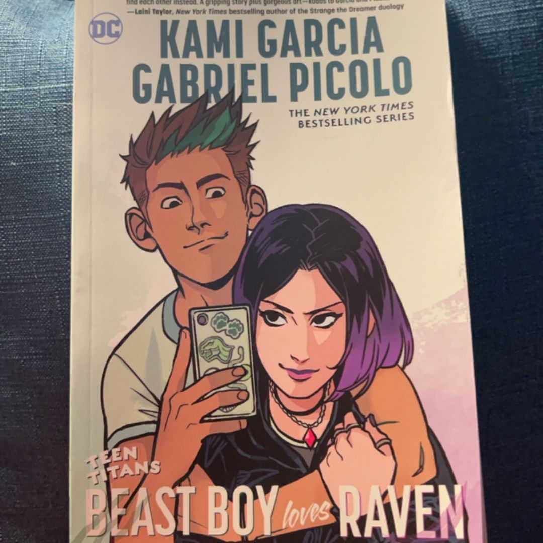 Teen Titans: Beast Boy Loves Raven
