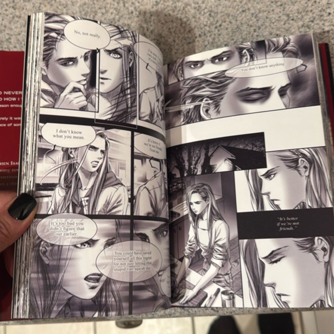 Twilight: the Graphic Novel, Vol. 1