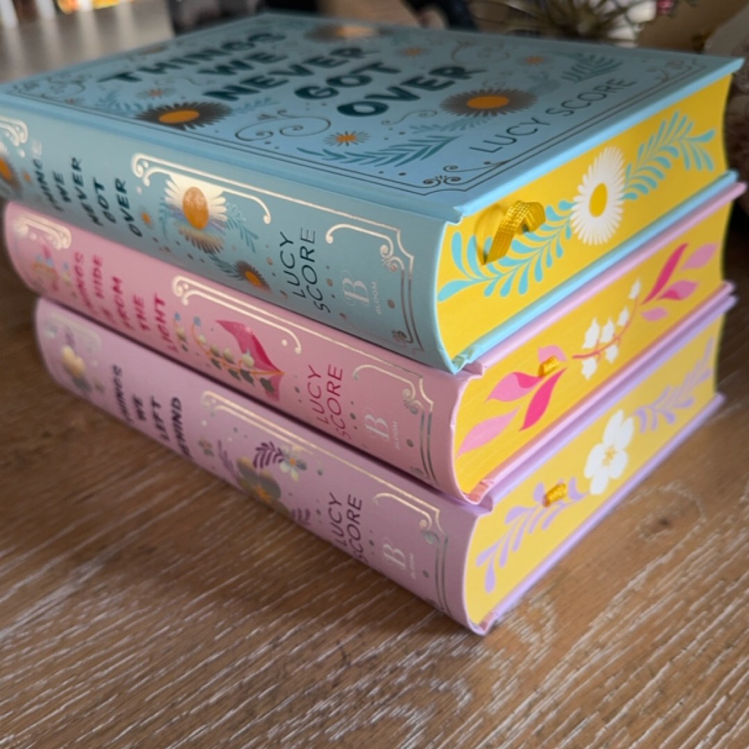 Lucy Score Knockemout deluxe/special-edition hardcovers with sprayed edges