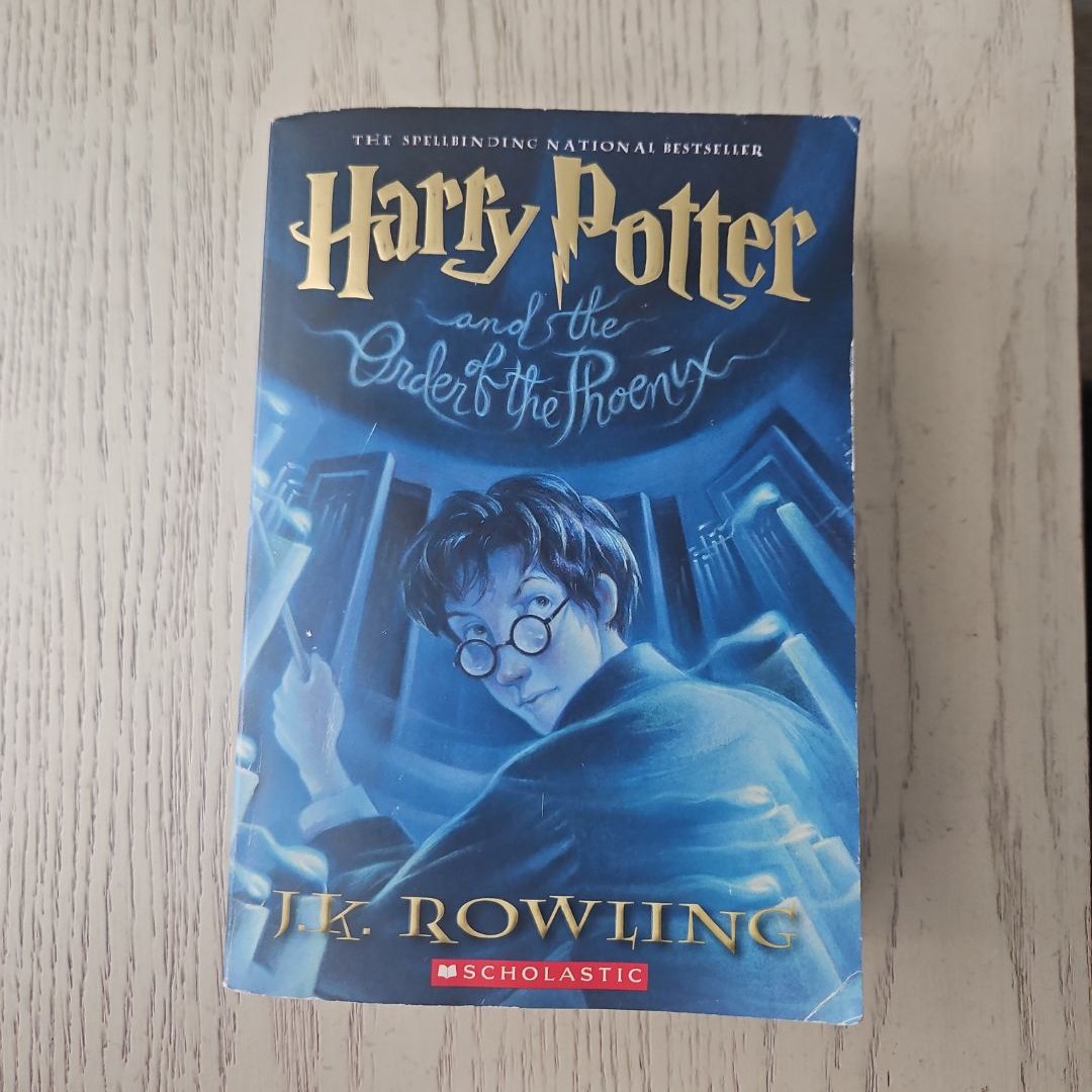 Harry Potter and the Order of the Phoenix (Harry Potter, Book 5)