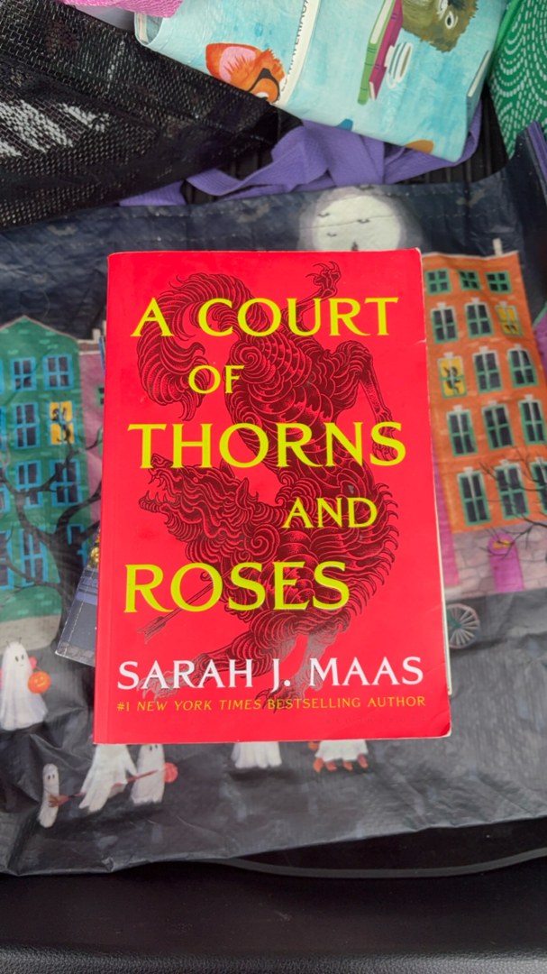 A Court of Thorns and Roses