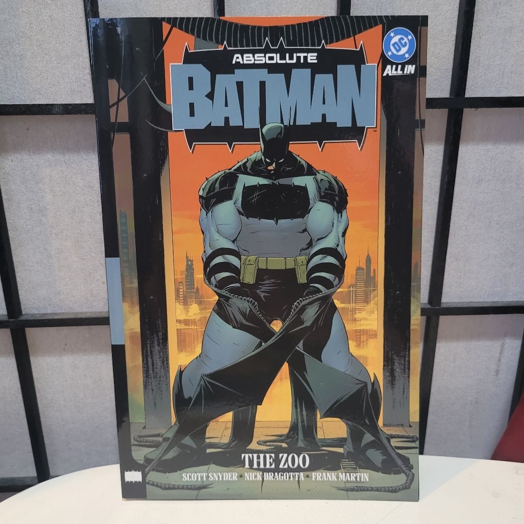 Absolute Batman Vol. 1: the Zoo by Scott Snyder