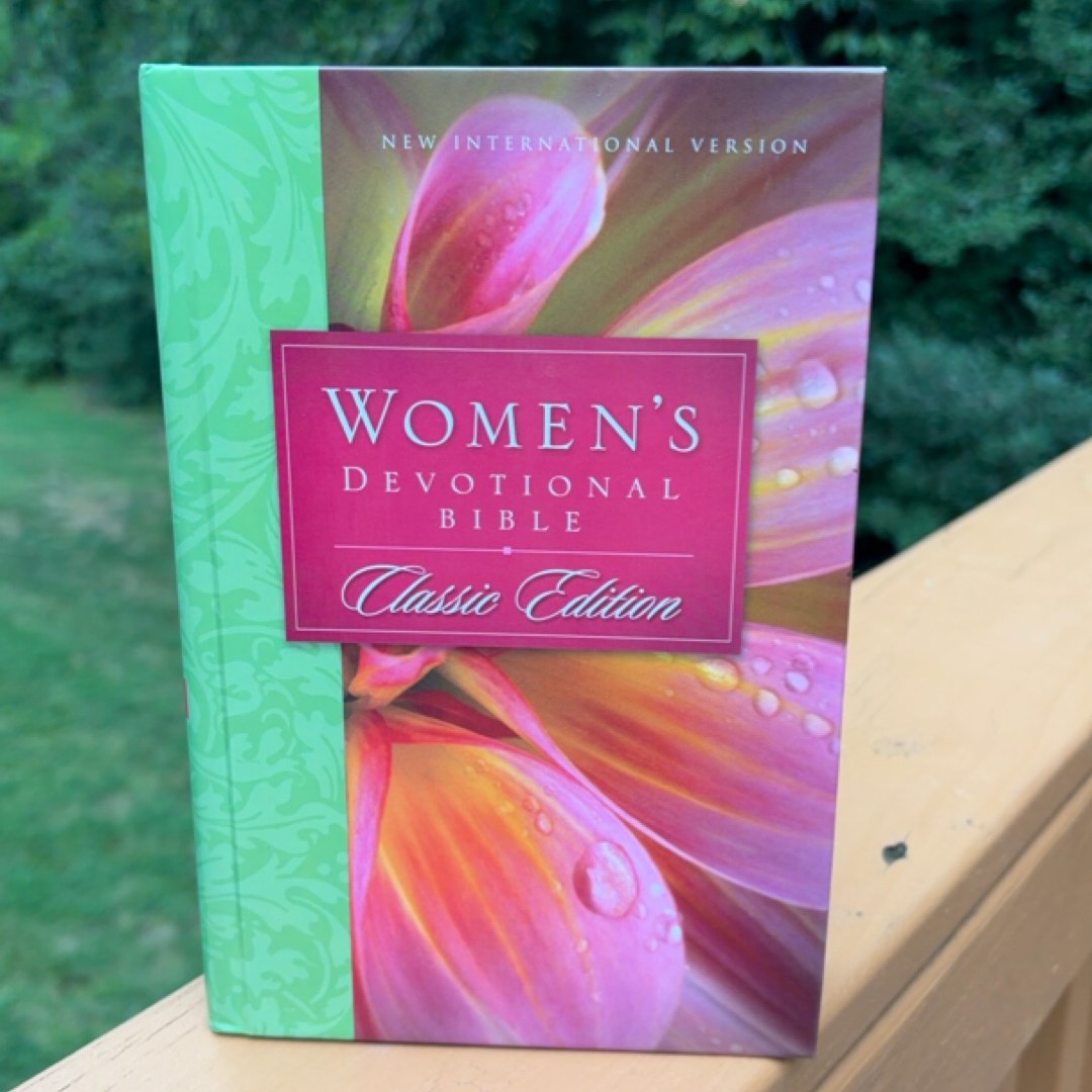 NIV Womens Devotional Bible