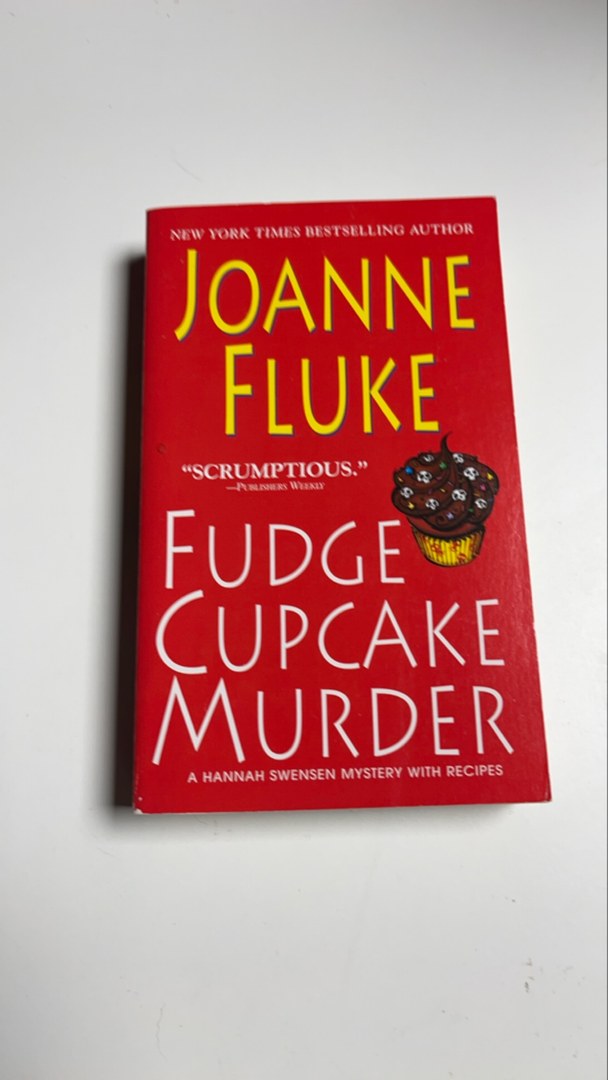 Fudge Cupcake Murder