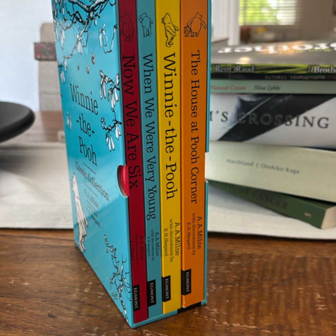 Winnie-The-Pooh Classic Collection (Paperback Slipcase Edition)