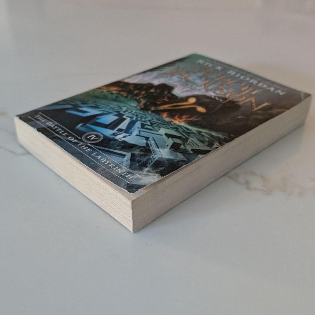 The Battle of the Labyrinth (Percy Jackson and the Olympians, Book Four)