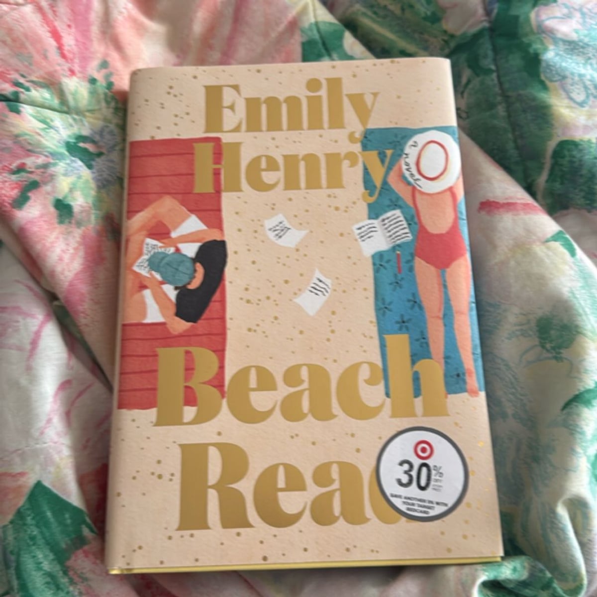 Beach Read by Emily Henry, Hardcover | Pangobooks