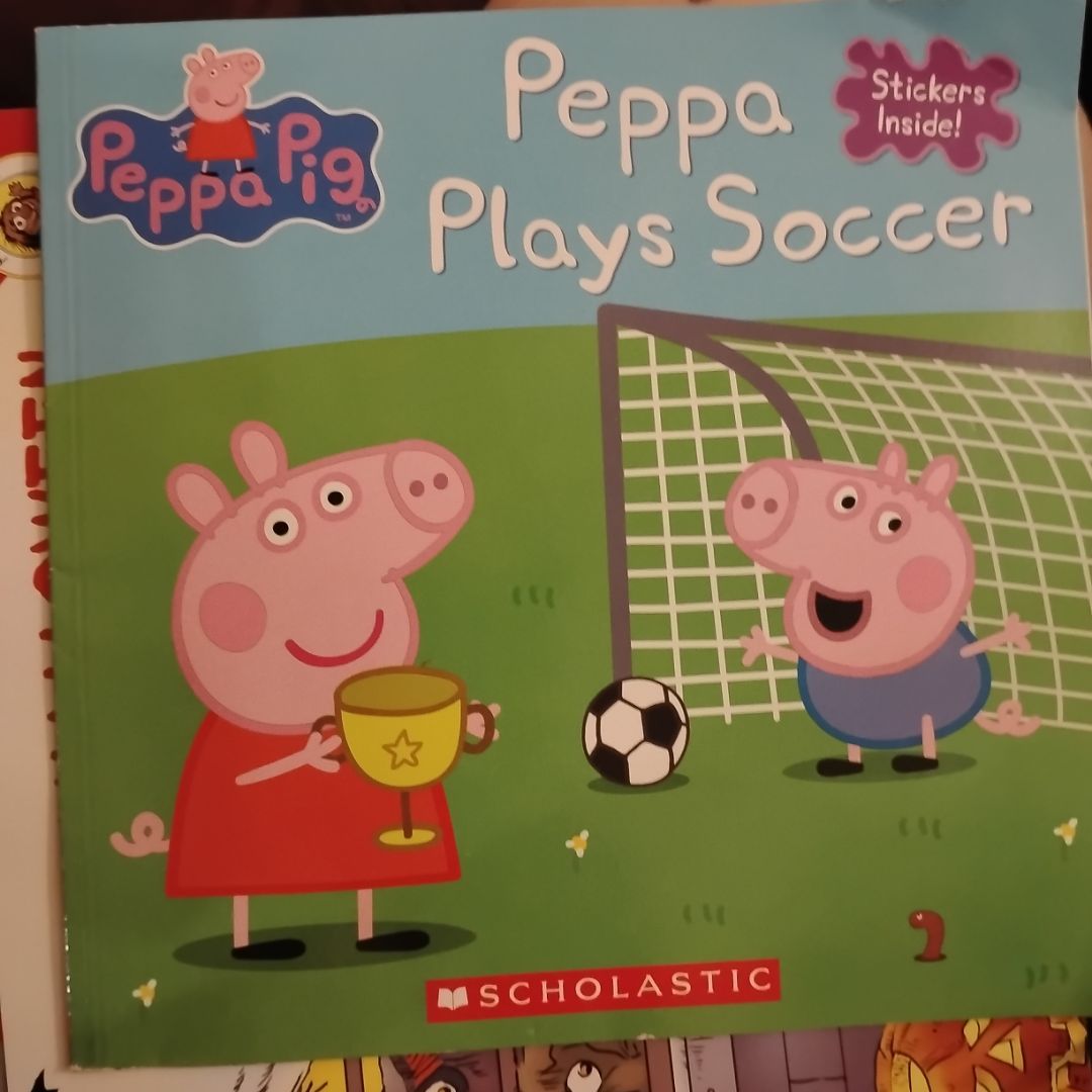 Peppa Plays Soccer (Peppa Pig: 8x8)