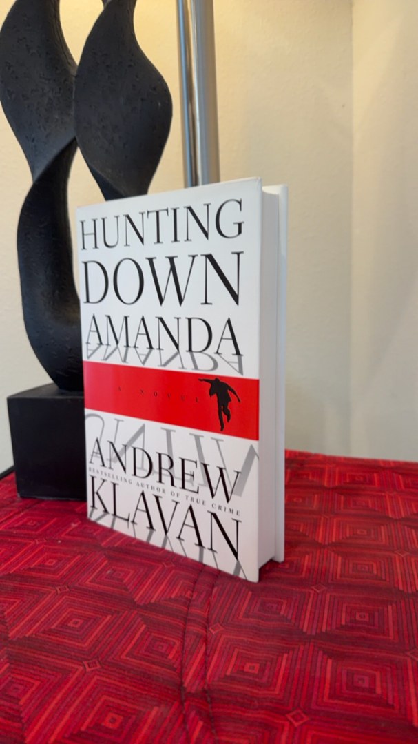 Hunting down Amanda (SIGNED!)