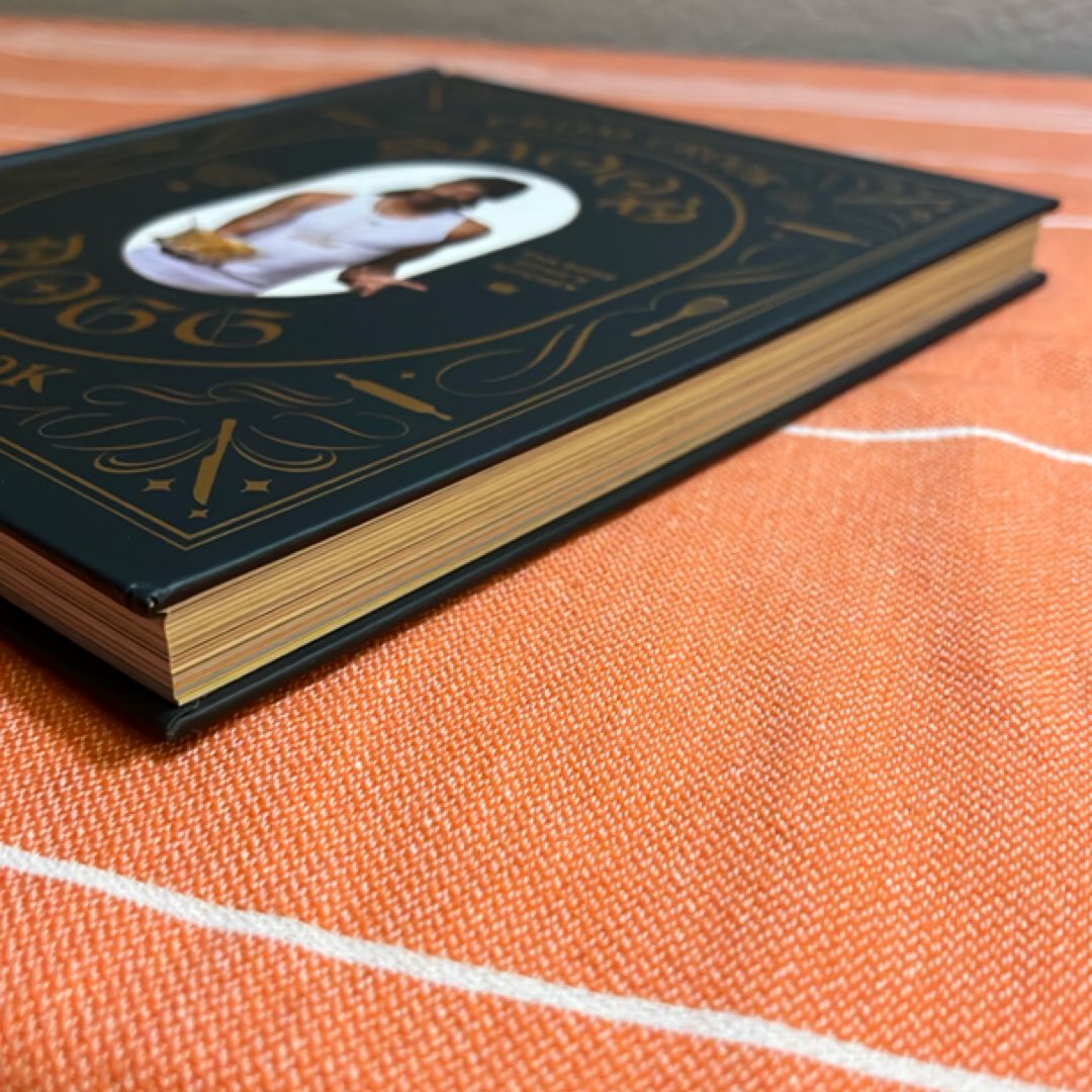 From Crook to Cook: Platinum Recipes from Tha Boss Dogg's Kitchen (Snoop Dogg Cookbook, Celebrity Cookbook with Soul Food Recipes)