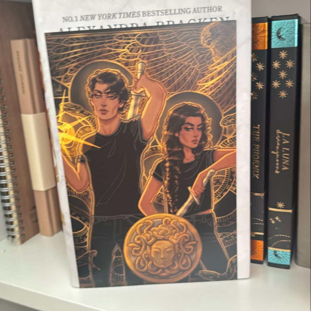 Lore SIGNED Fairyloot 2021 by Alexandra Bracken, Hardcover | Pangobooks