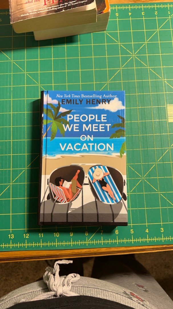 LARGE PRINT People We Meet on Vacation