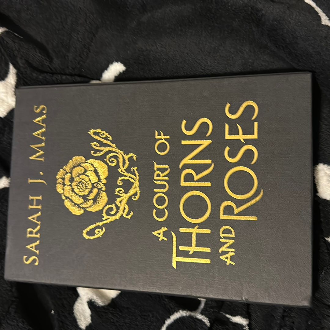 A Court Of Thorns and Roses