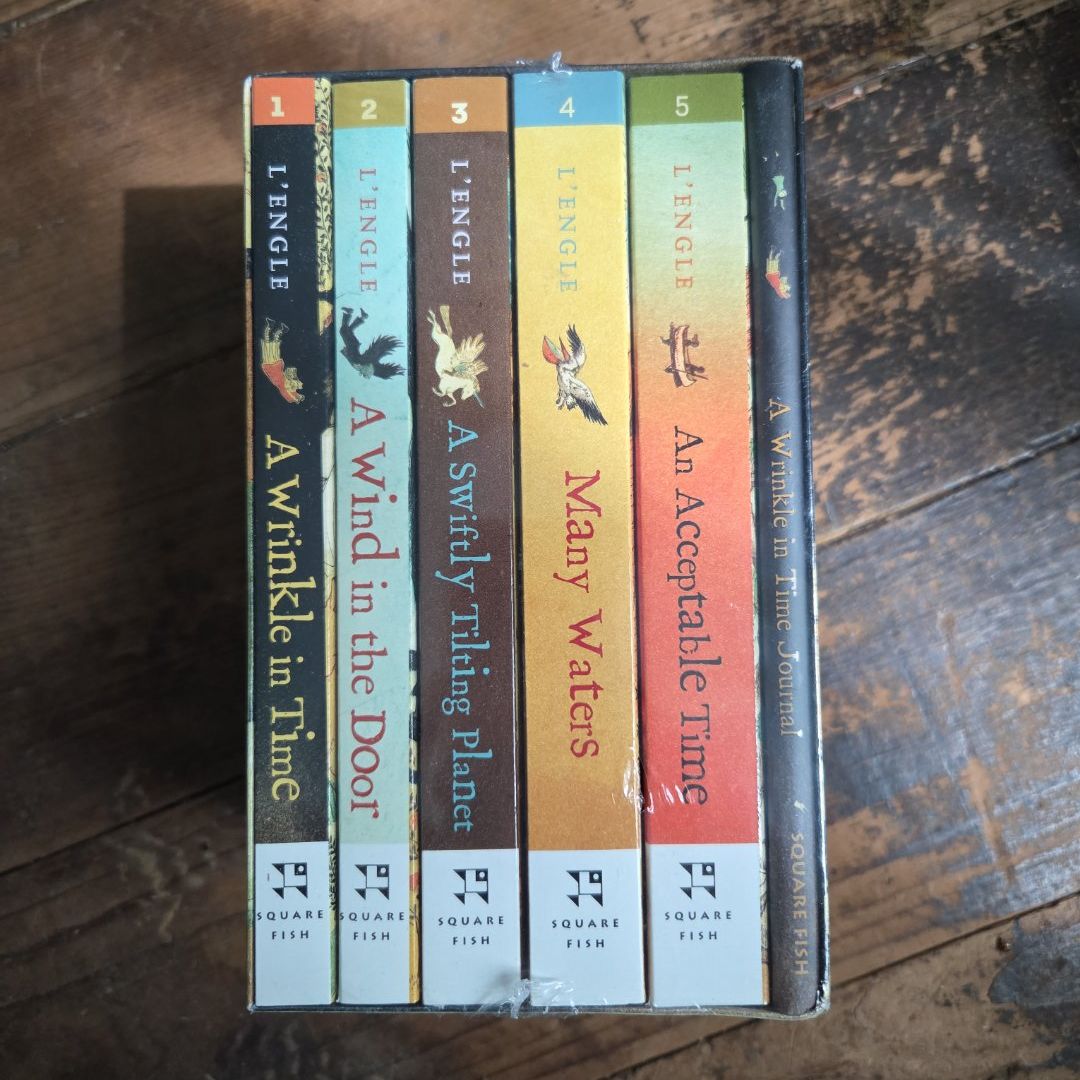 The Wrinkle in Time Boxed Set, Includes 5 books and an Exclusive Journal