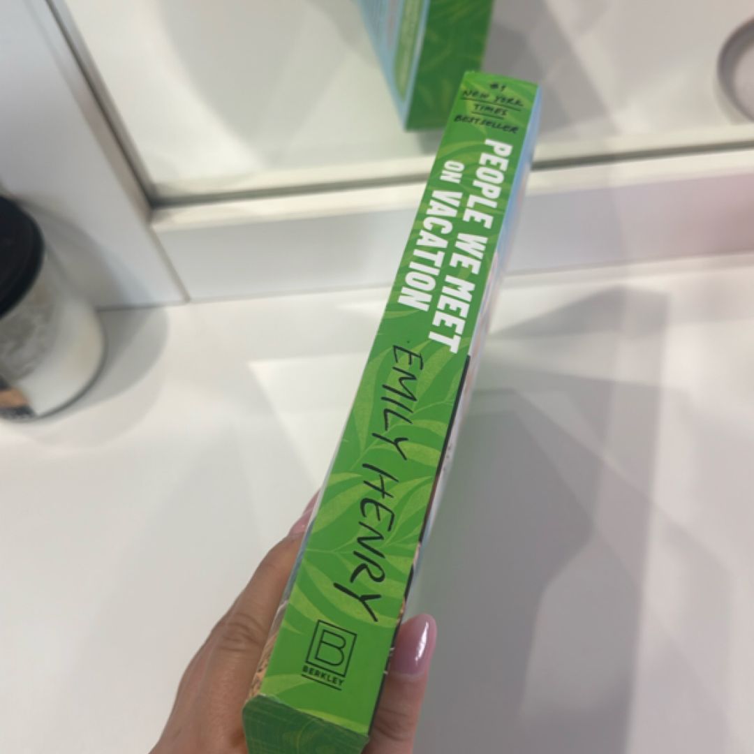 People We Meet on Vacation: Collector's Edition (Netflix Tie-In)